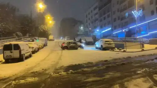 Kar İstanbul’u Teslim Aldı: Valilik Trafik İçin Düğmeye Bastı!